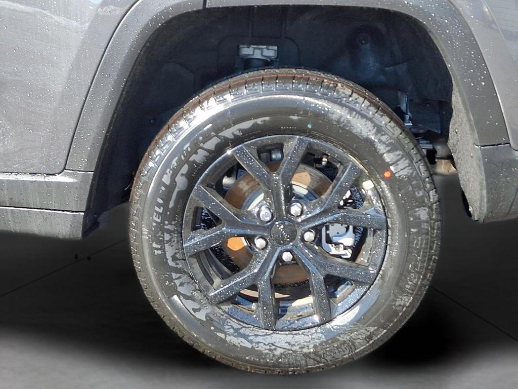 new 2026 Jeep Grand Cherokee car, priced at $46,025