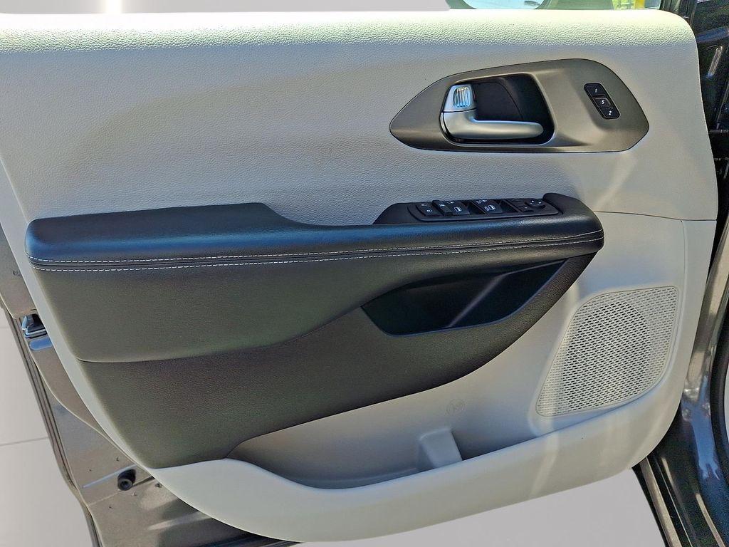 used 2023 Chrysler Pacifica car, priced at $22,500