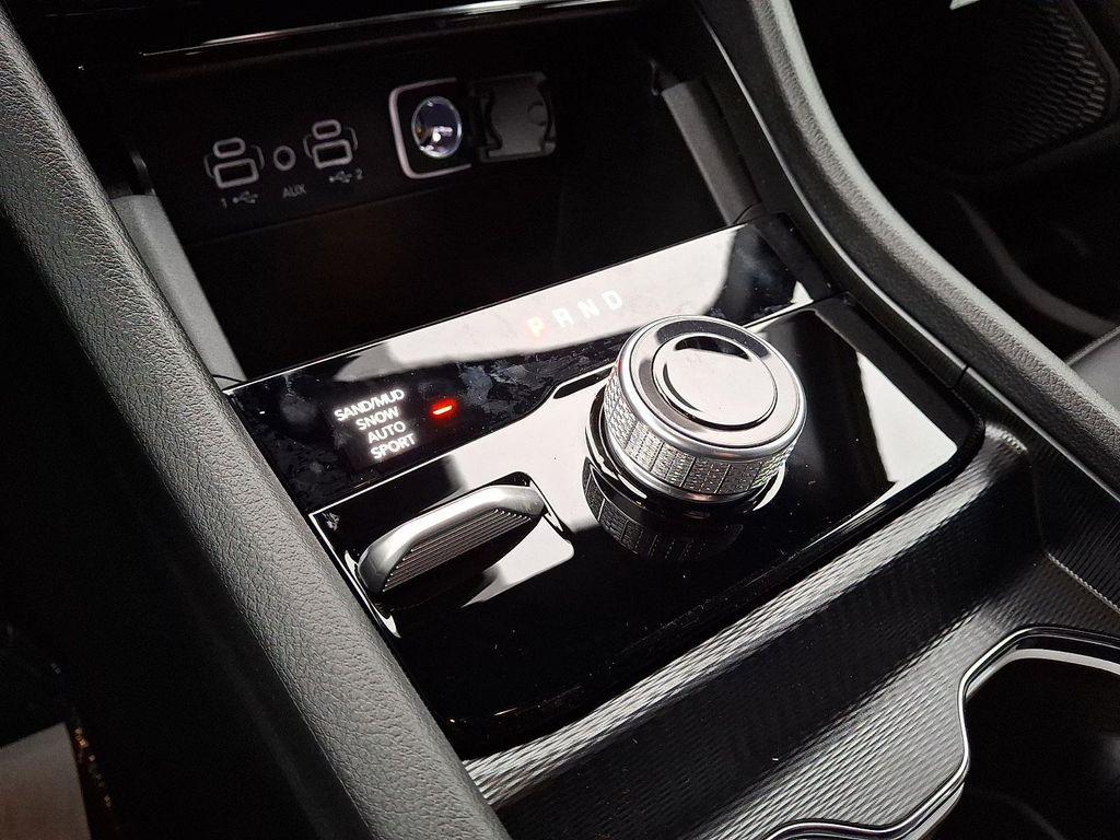 new 2025 Jeep Grand Cherokee car, priced at $50,160