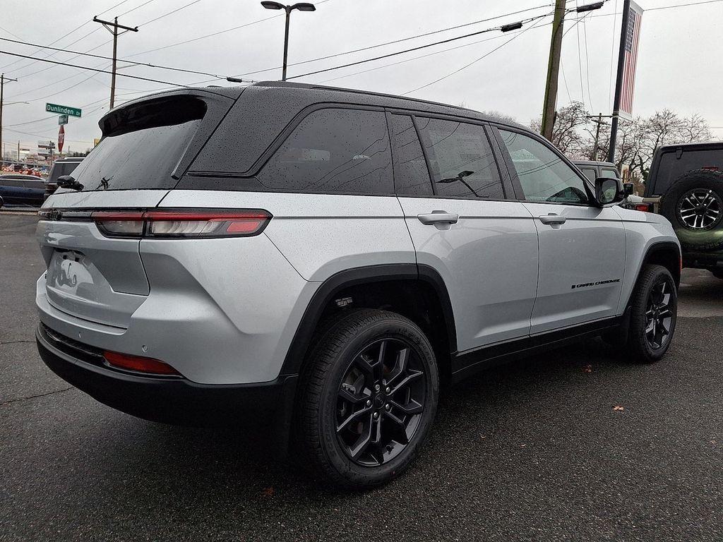 new 2025 Jeep Grand Cherokee car, priced at $50,160