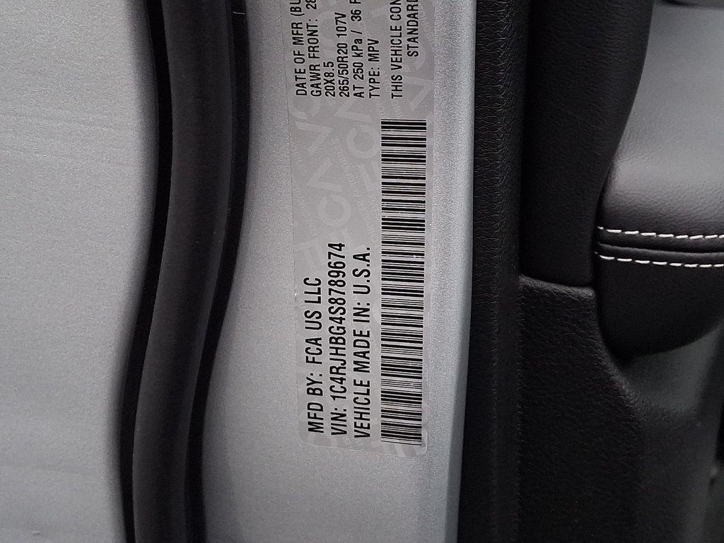 new 2025 Jeep Grand Cherokee car, priced at $50,160