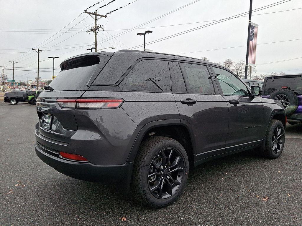 new 2025 Jeep Grand Cherokee car, priced at $51,910