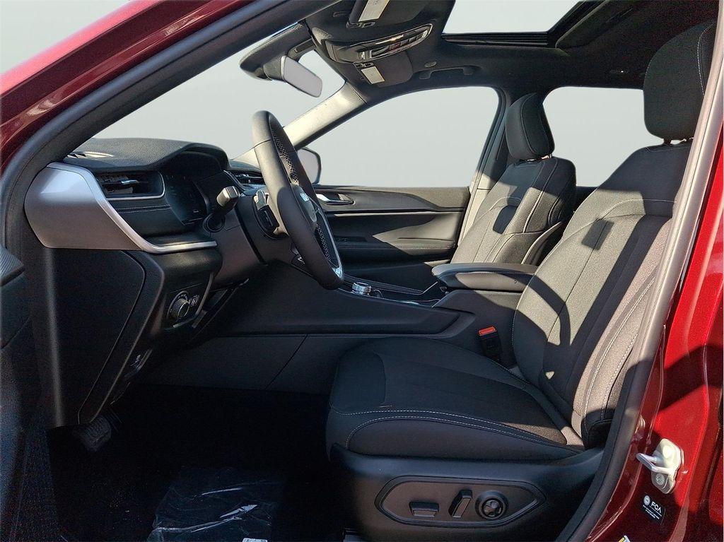 new 2026 Jeep Grand Cherokee car, priced at $39,229