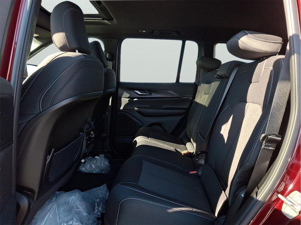 new 2026 Jeep Grand Cherokee car, priced at $39,229