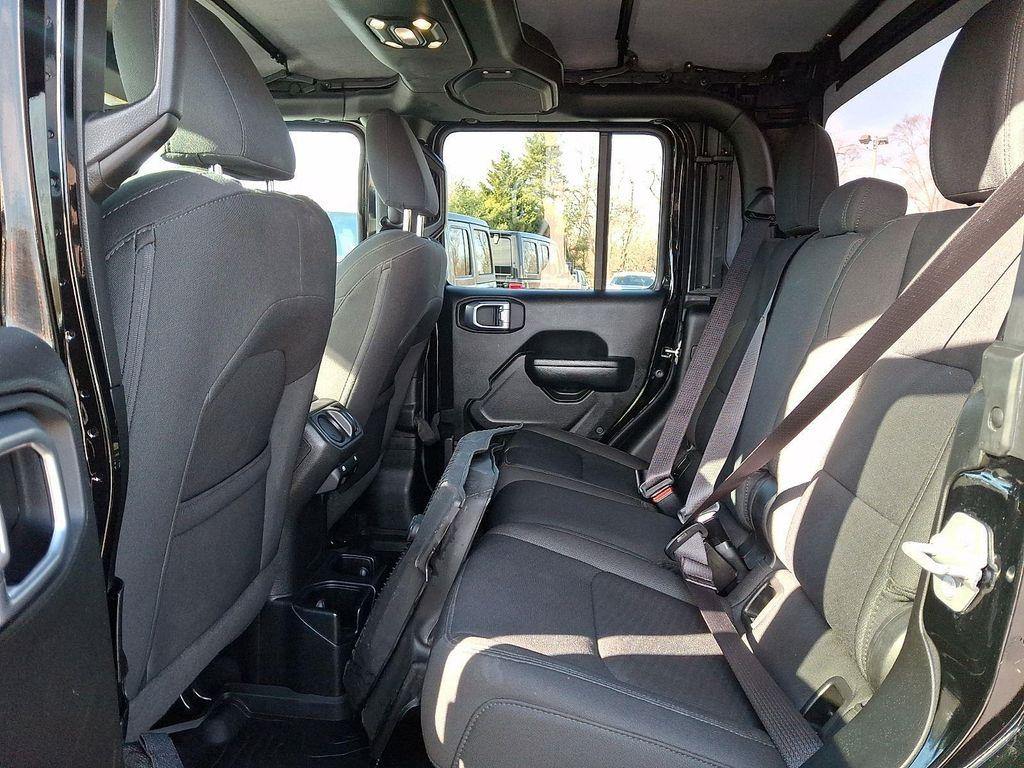 used 2022 Jeep Gladiator car, priced at $29,407