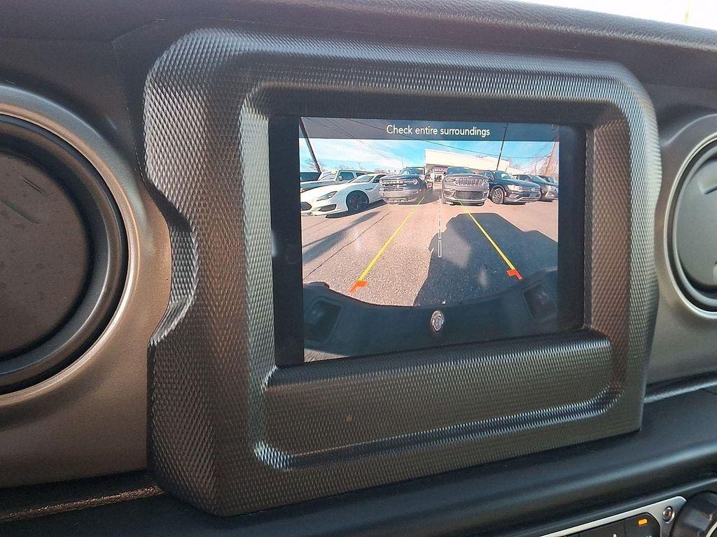 used 2022 Jeep Gladiator car, priced at $29,407