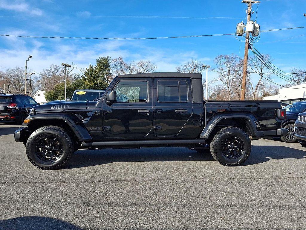 used 2022 Jeep Gladiator car, priced at $29,407