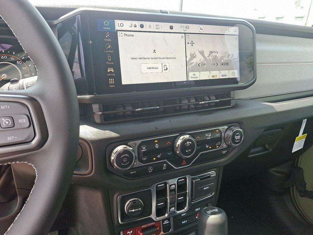 new 2025 Jeep Wrangler car, priced at $53,765