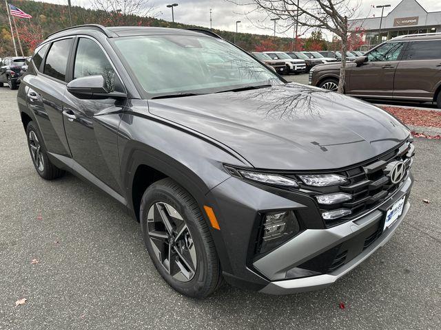 new 2025 Hyundai TUCSON Hybrid car, priced at $33,270