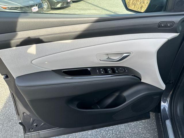 new 2025 Hyundai TUCSON Hybrid car, priced at $37,910
