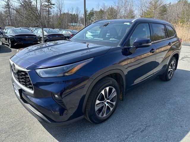 used 2022 Toyota Highlander car, priced at $32,704