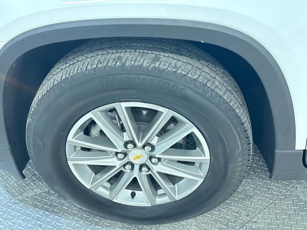 used 2023 Chevrolet Traverse car, priced at $32,800