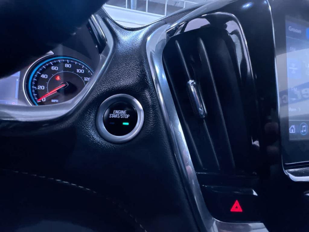 used 2023 Chevrolet Traverse car, priced at $32,800