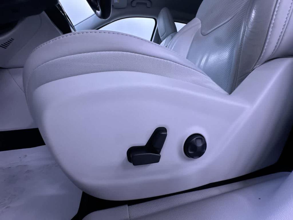used 2019 Jeep Cherokee car, priced at $15,398