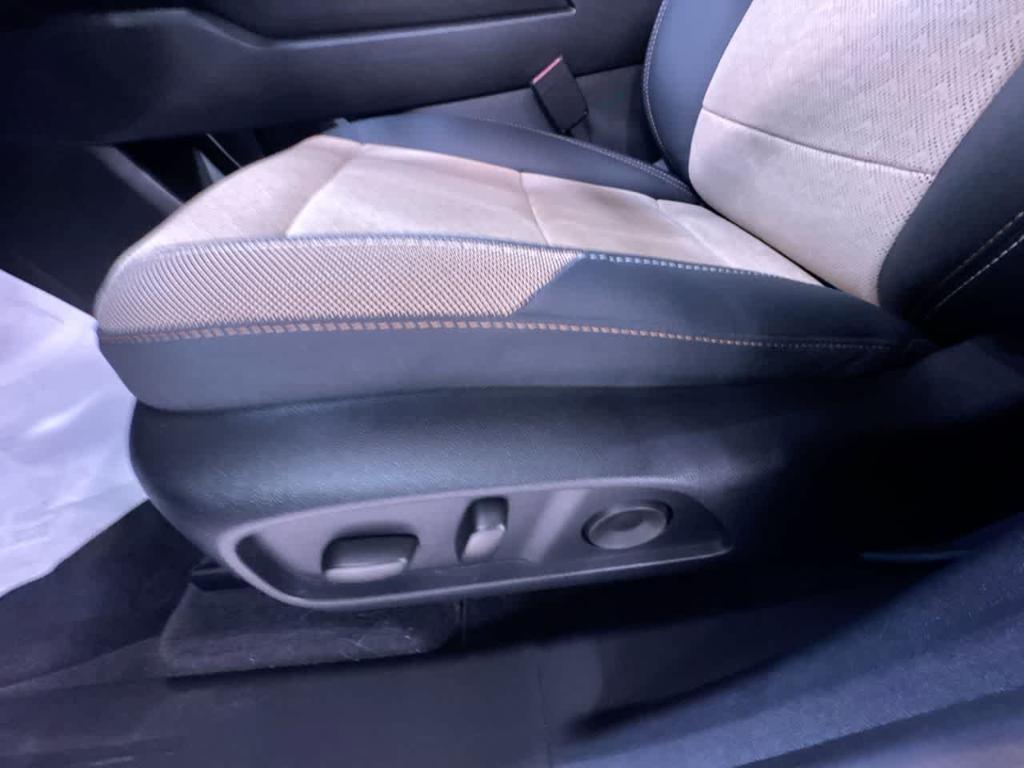 used 2025 Chevrolet Equinox car, priced at $31,550