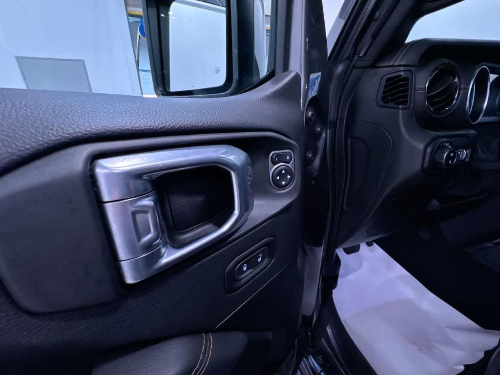 used 2021 Jeep Gladiator car, priced at $35,398