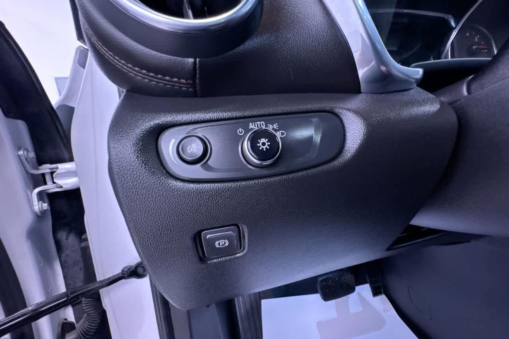 used 2022 Chevrolet Blazer car, priced at $31,099