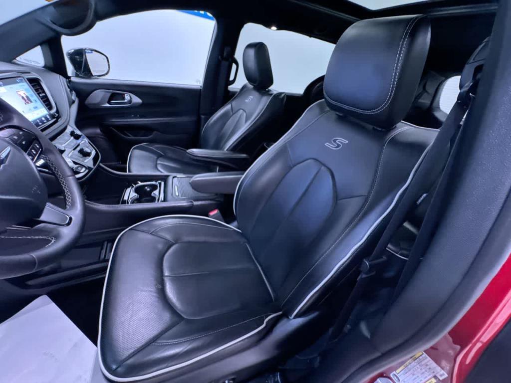 used 2025 Chrysler Pacifica car, priced at $38,799