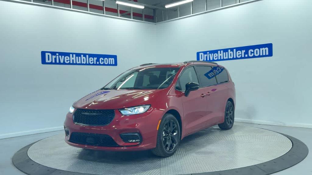 used 2025 Chrysler Pacifica car, priced at $38,799