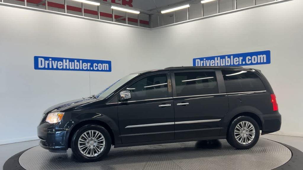 used 2016 Chrysler Town & Country car