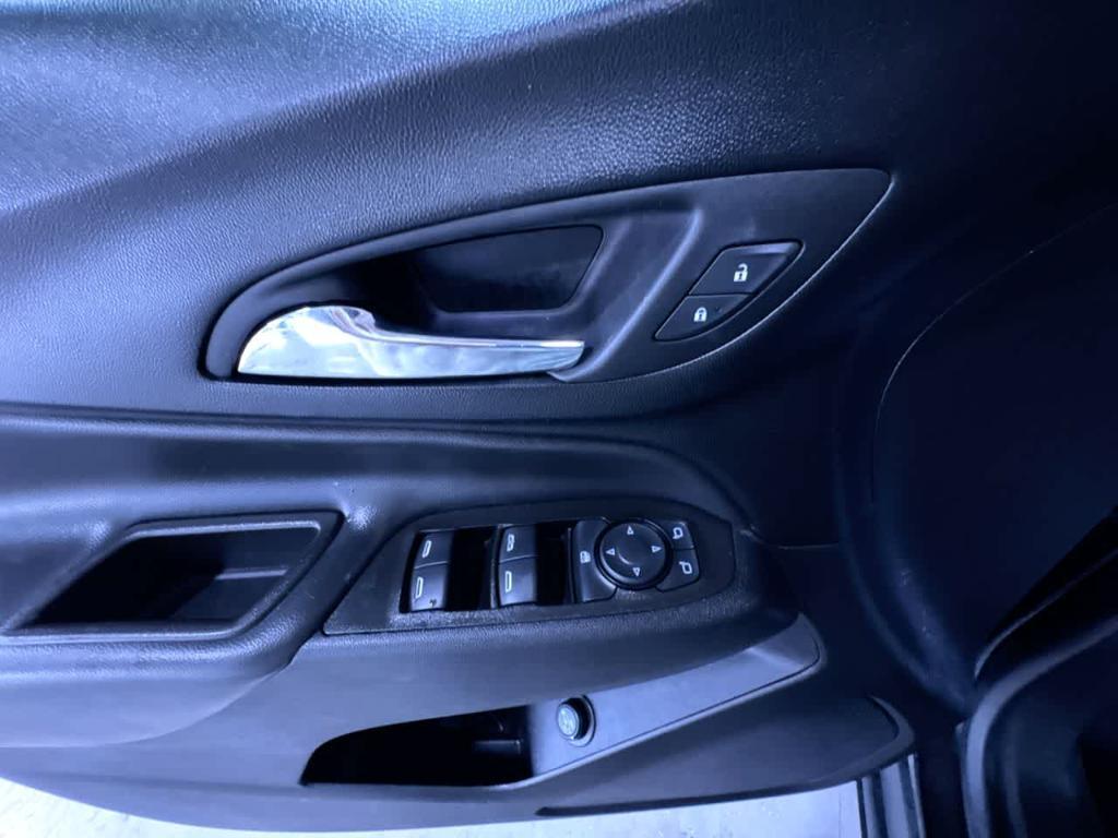 used 2023 Chevrolet Equinox car, priced at $22,999