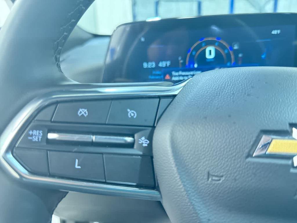 used 2025 Chevrolet Equinox car, priced at $27,925