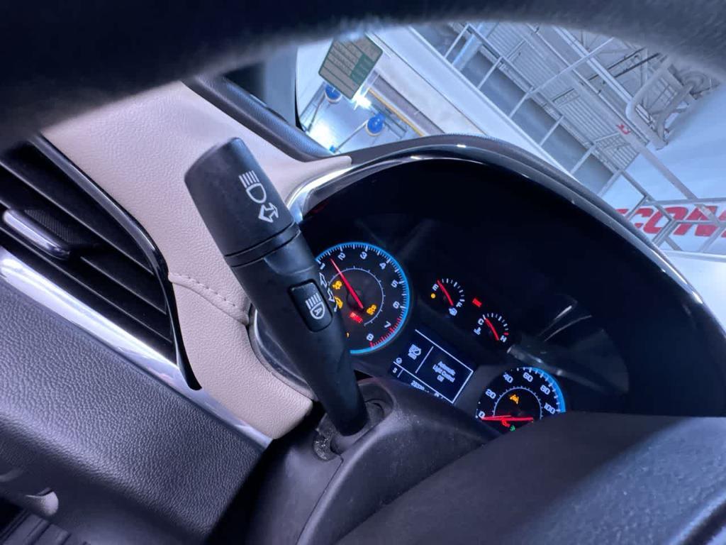 used 2023 Chevrolet Traverse car, priced at $27,900