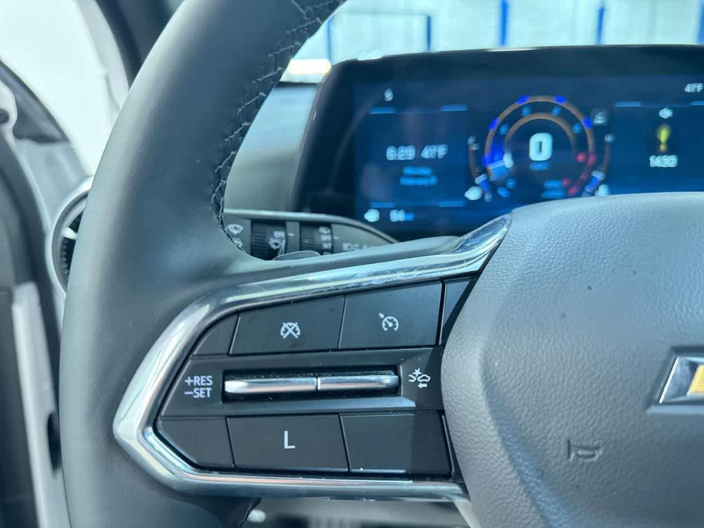 used 2025 Chevrolet Equinox car, priced at $28,000