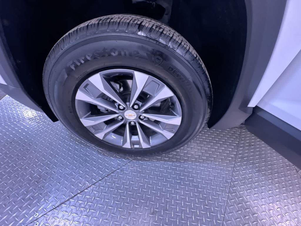 used 2025 Chevrolet Equinox car, priced at $28,000