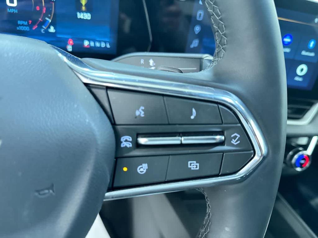 used 2025 Chevrolet Equinox car, priced at $28,000