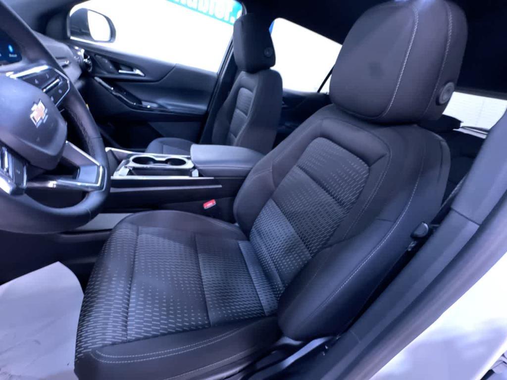 used 2025 Chevrolet Equinox car, priced at $28,000