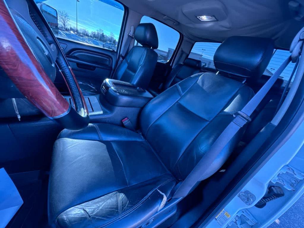 used 2013 GMC Sierra 2500 car, priced at $17,000