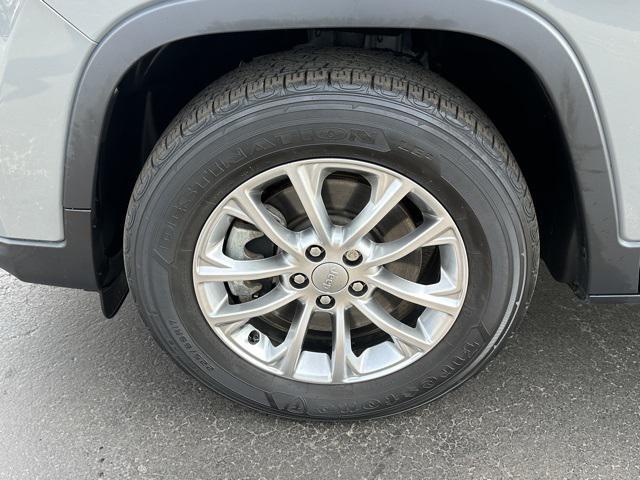 used 2022 Jeep Cherokee car, priced at $21,634