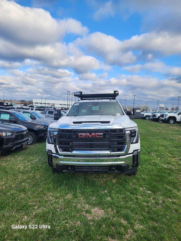 new 2025 GMC Sierra 3500 car, priced at $57,718