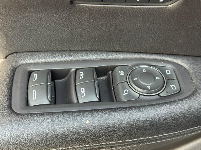 used 2020 Cadillac XT5 car, priced at $20,402