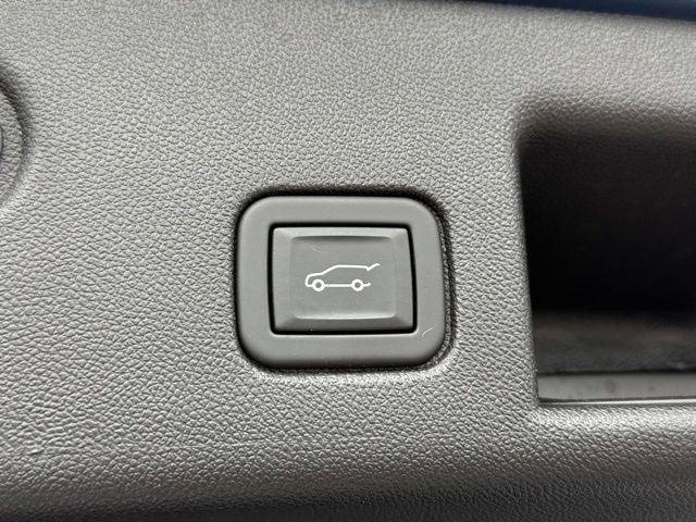 used 2024 Chevrolet Equinox car, priced at $25,234