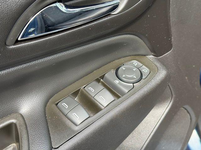 used 2024 Chevrolet Equinox car, priced at $25,234