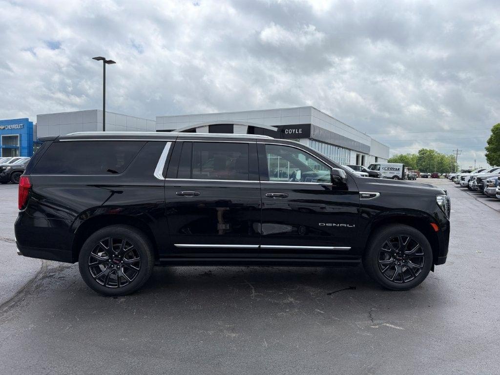 used 2023 GMC Yukon XL car, priced at $69,359