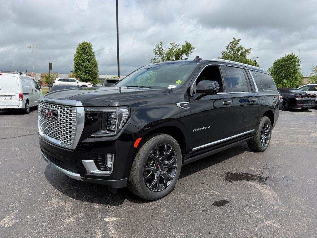 used 2023 GMC Yukon XL car, priced at $69,359