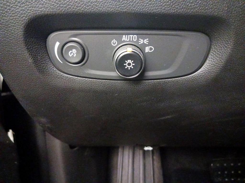 used 2019 Chevrolet Traverse car, priced at $17,998