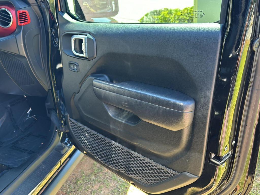 used 2020 Jeep Gladiator car, priced at $33,333