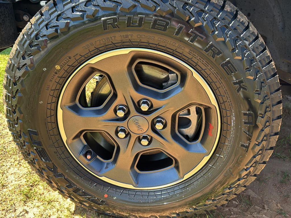 used 2020 Jeep Gladiator car, priced at $33,333