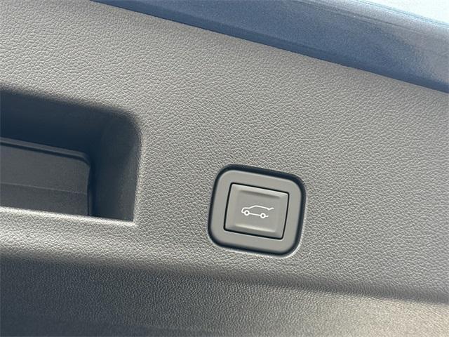 new 2026 Chevrolet Traverse car, priced at $42,321