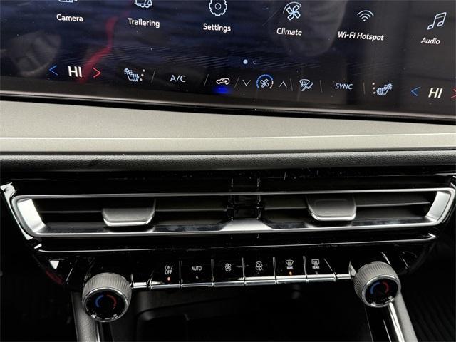 new 2026 Chevrolet Traverse car, priced at $42,321