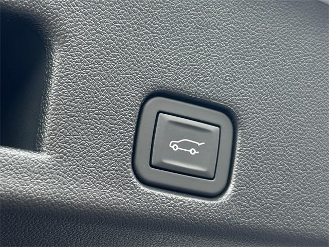 new 2026 Chevrolet Traverse car, priced at $46,049