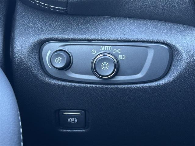 new 2025 Chevrolet Blazer car, priced at $38,316