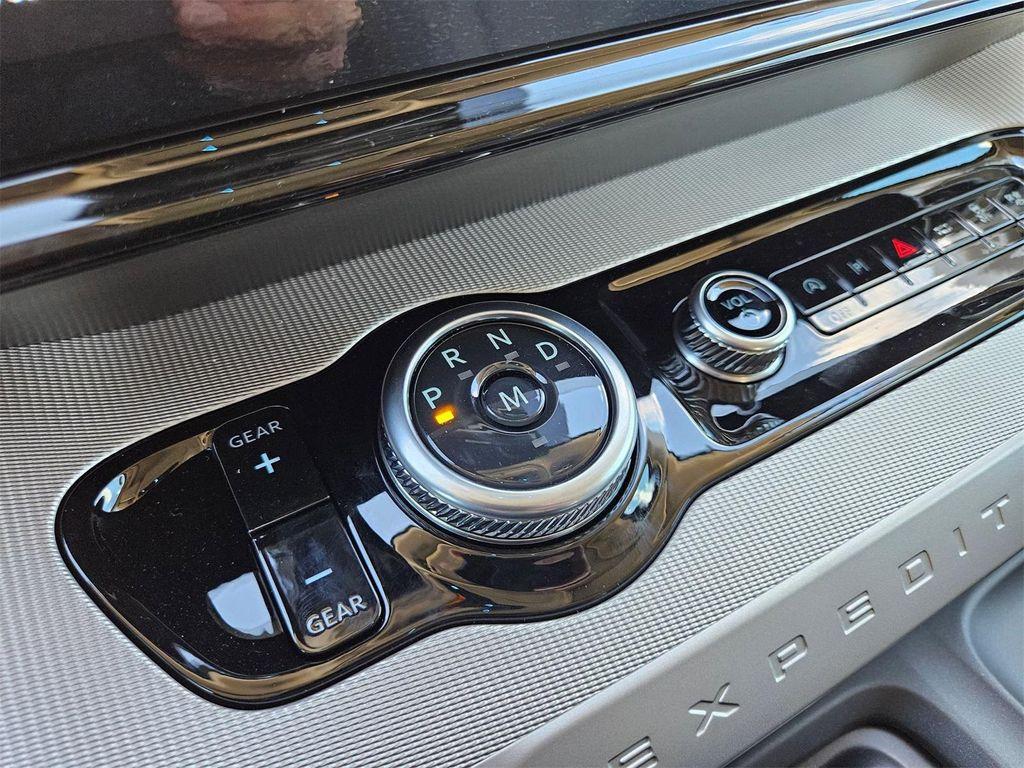 new 2025 Ford Expedition Max car, priced at $68,835