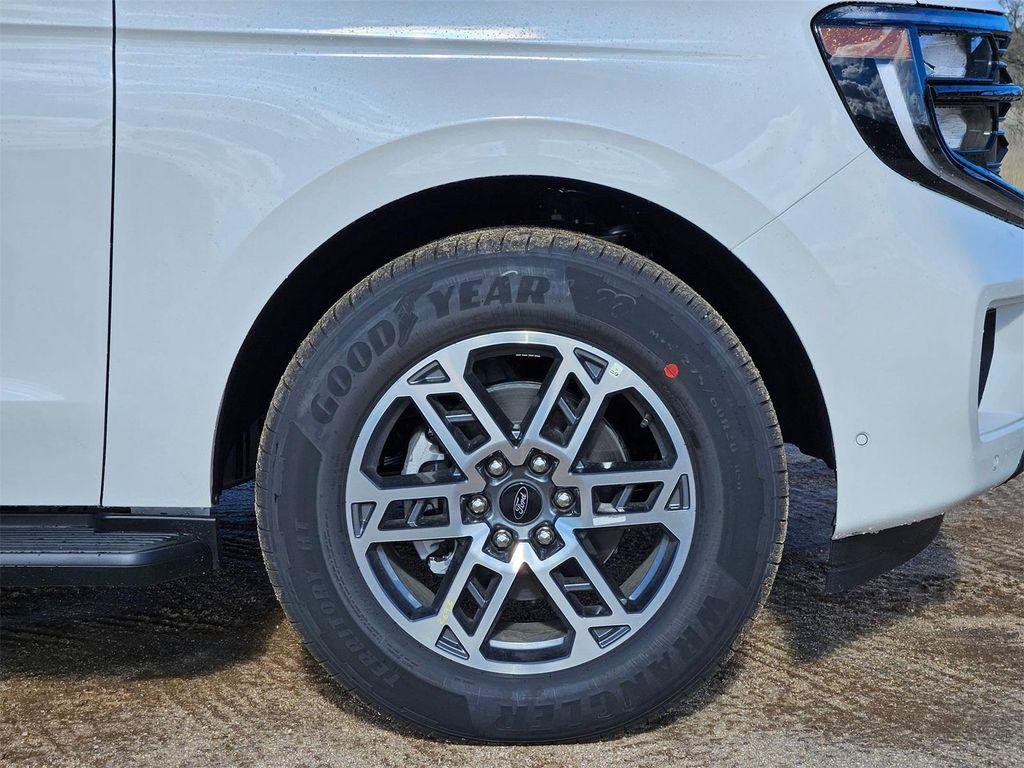 new 2025 Ford Expedition Max car, priced at $68,835