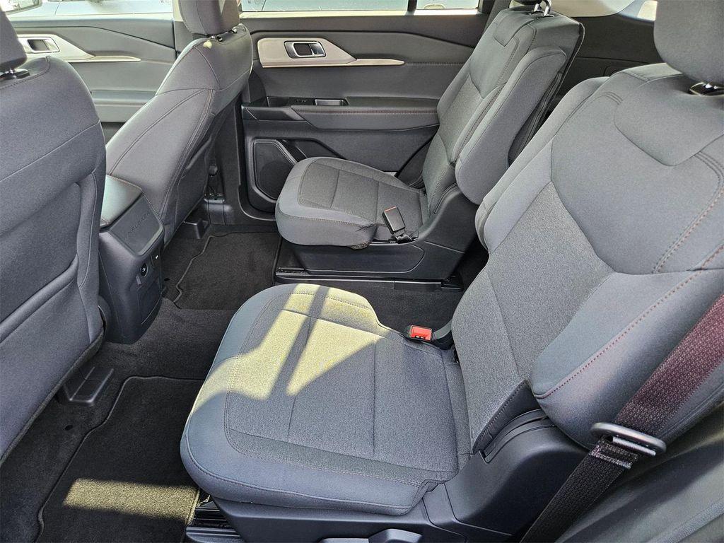 new 2025 Ford Explorer car, priced at $40,040