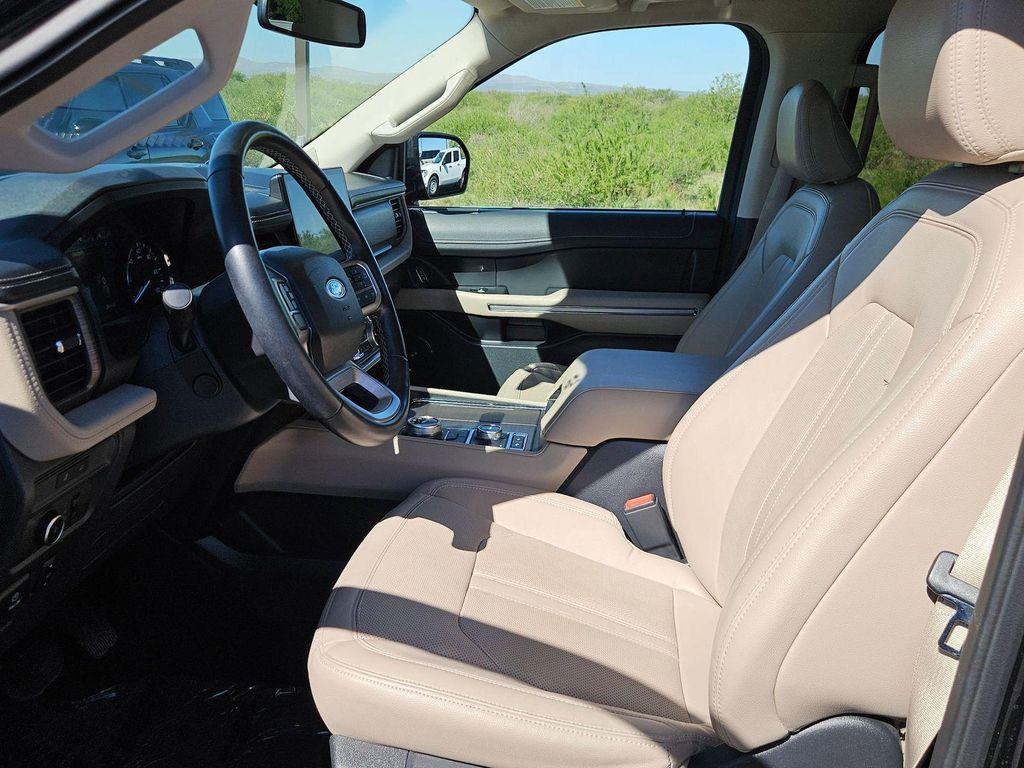 used 2023 Ford Expedition car, priced at $35,900